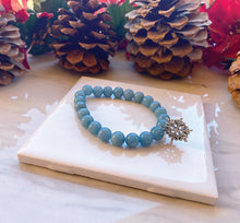 Load image into Gallery viewer, Christmas Snowflake Bracelet
