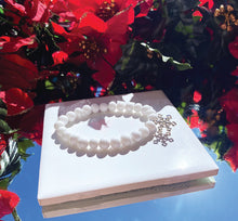 Load image into Gallery viewer, Christmas Snowflake Bracelet